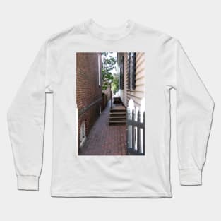 Colonial Williamsburg walkway Long Sleeve T-Shirt